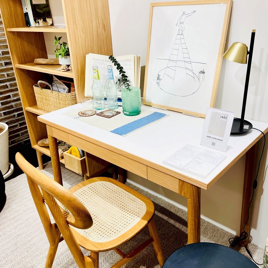 ＳＴＩＬＴ　ＴＡＢＬＥ　１０００　Ｗｈｉｔｅ STILT TABLE 1200 White｜ダイニングテーブル｜IDEE SHOP Online